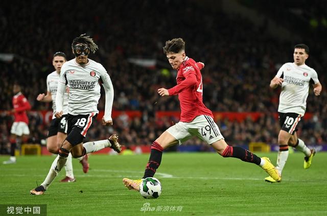 他的表现不 他的表现不